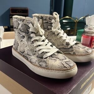 Johnston and Murphy Callie High Top Sneakers